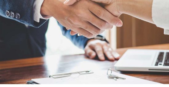 El Patronat i la Federació d’Organitzacions Empresarials de Girona (FOEG) han signat un conveni de col·laboració amb l’objectiu d’enfortir el teixit empresarial gironí i fomentar la transferència de coneixement entre la universitat i el món empresarial. Aquest acord estableix un marc de col·laboració estable entre ambdues entitats per: Facilitar l’accés de les empreses associades a la FOEG a informació sobre convocatòries d’ajuts, subvencions i programes de suport a la innovació i la recerca. Promoure activitats conjuntes com jornades informatives, seminaris o tallers destinats a millorar la competitivitat empresarial. Impulsar projectes de transferència tecnològica i col·laboració universitat-empresa. Posar en comú recursos i coneixements per detectar necessitats del teixit productiu local i respondre-hi de manera coordinada. Connectar amb grups de recerca i experts universitaris per desenvolupar projectes d’innovació aplicada. Accés preferent a serveis i activitats impulsades pel Patronat i les seves institucions col·laboradores. Aquest conveni reforça el compromís conjunt de la FOEG i el Patronat amb la dinamització econòmica i la promoció d’un model empresarial basat en el coneixement, la sostenibilitat i la cooperació territorial.